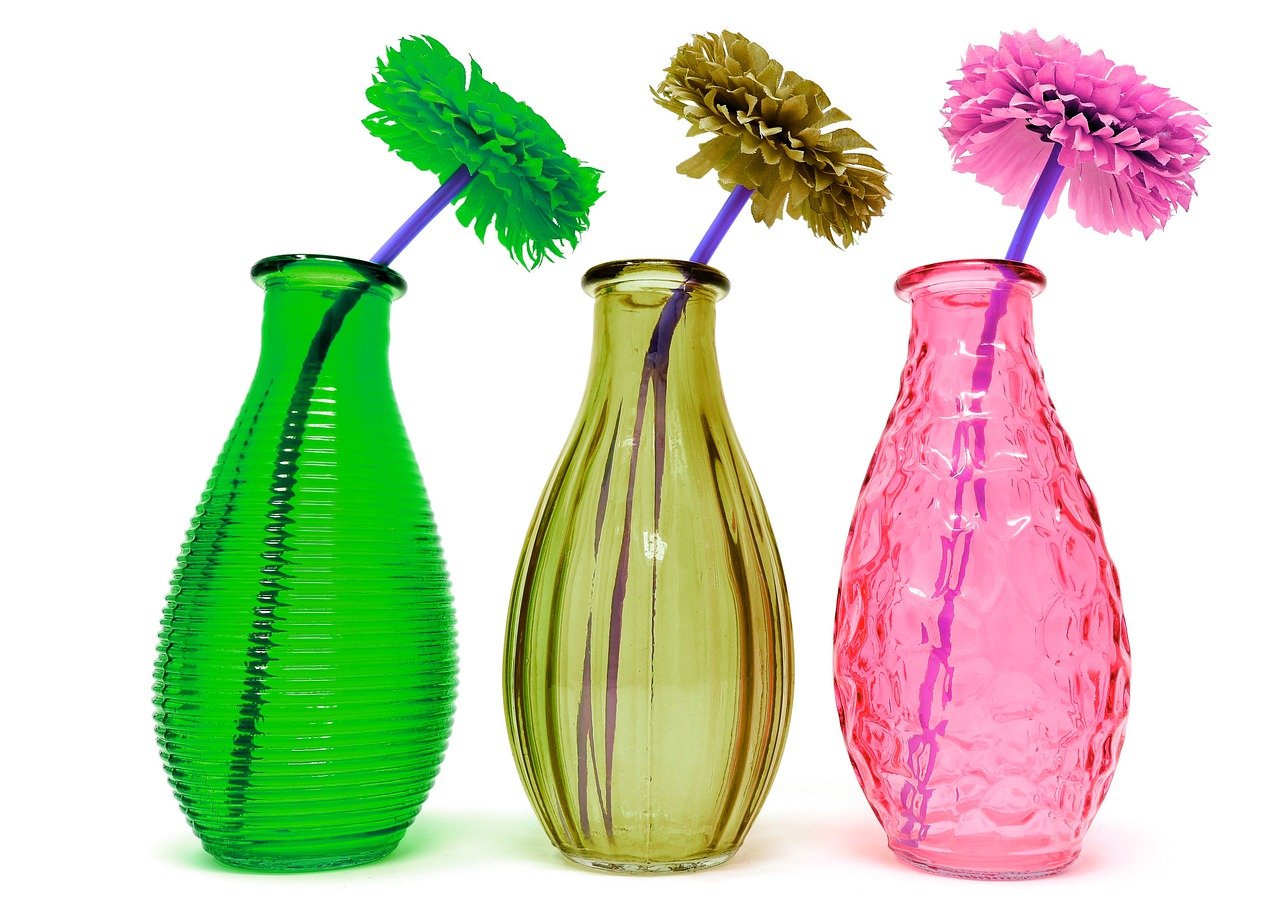 Из стекла (прозрачного и цветного)