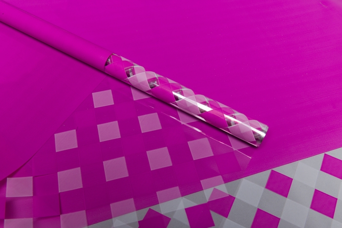 Пленка цветная Шахматка 70 см*10 м фуксия