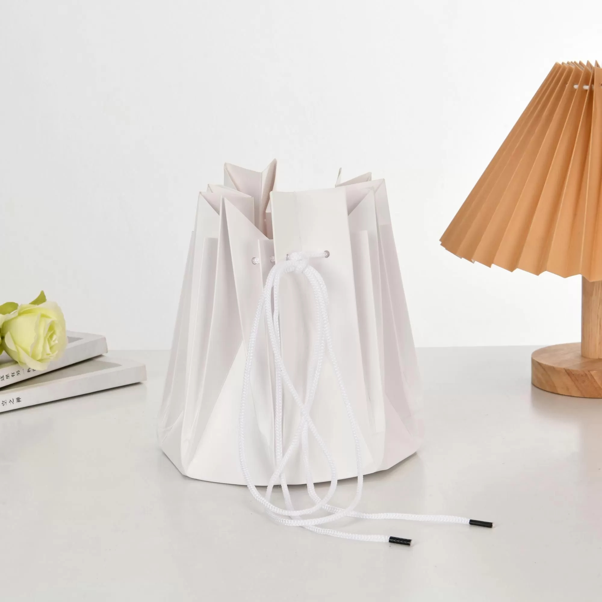 Аквабокс 18 см.x18 см. белый