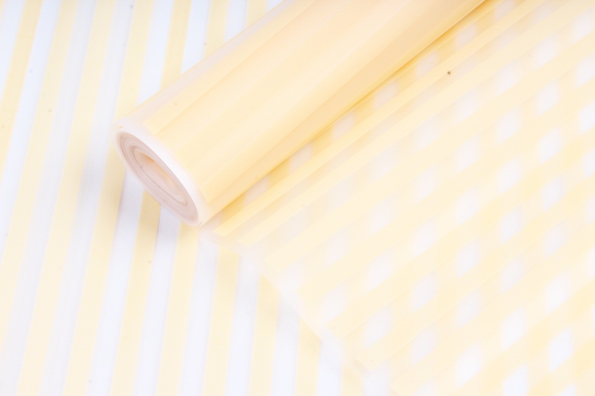 Пленка матовая 70 см*10 м Полоса Вертикаль кремовый