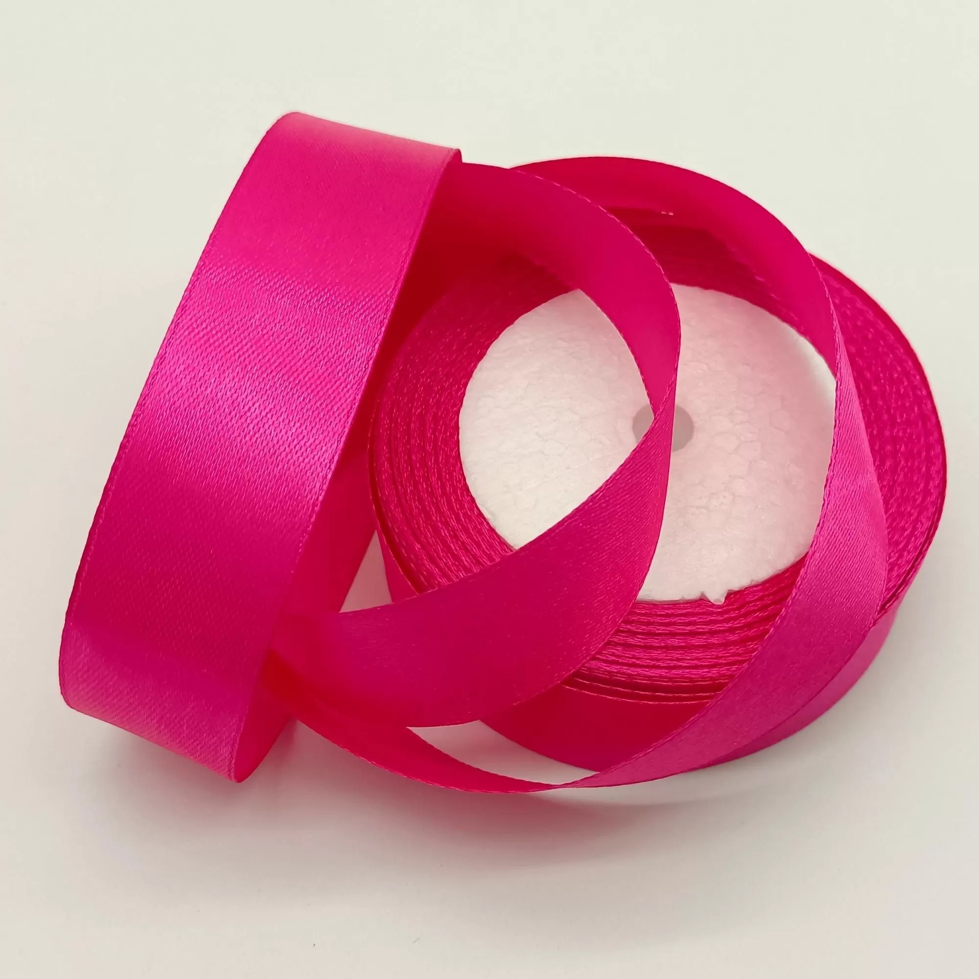 Лента атласная, на пене, односторонняя, 25 мм х 25 ярд, виртуальный розовый
