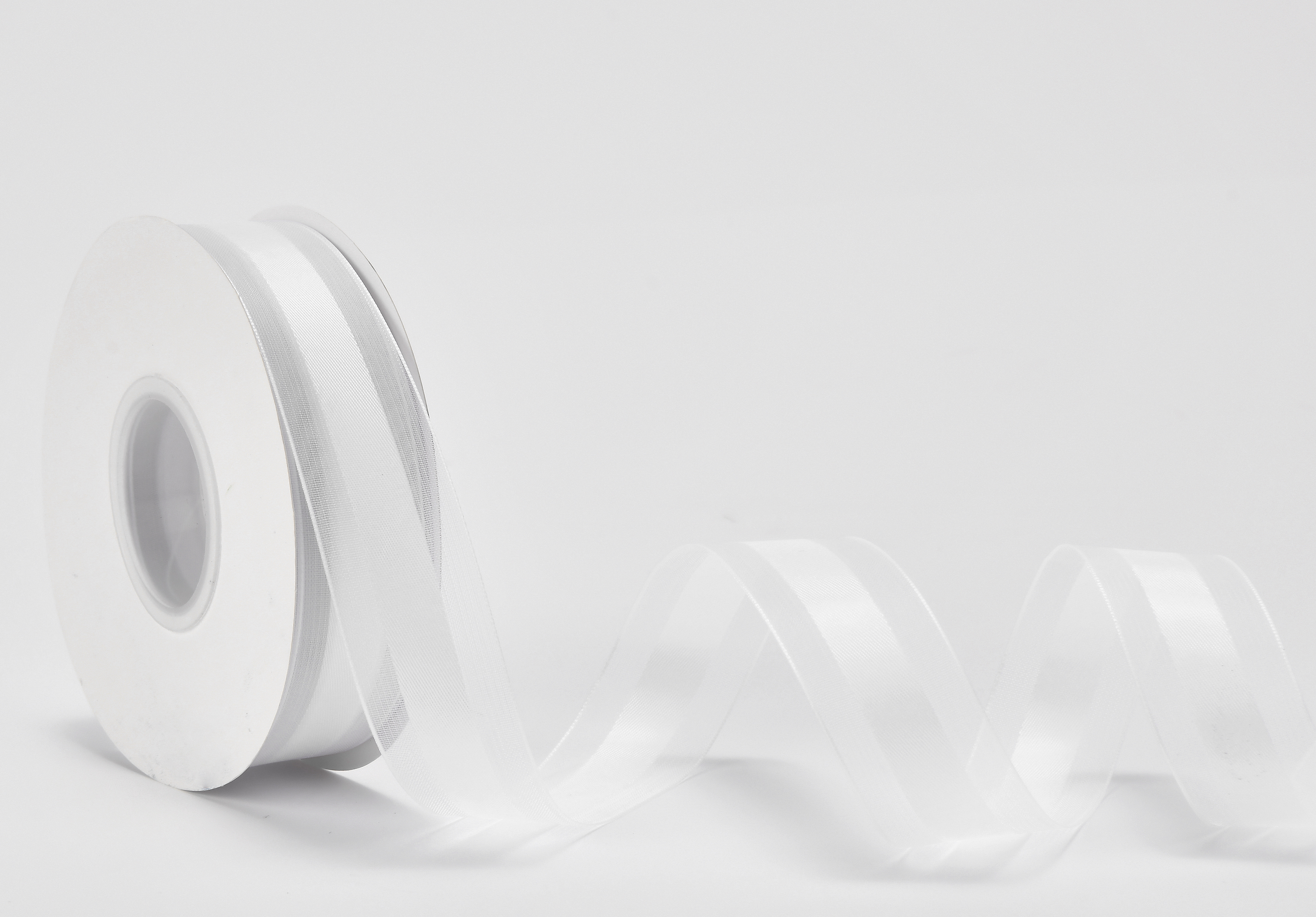 Лента декоративная "Лили", полиэстер, 25 мм х 40 ярд., белый